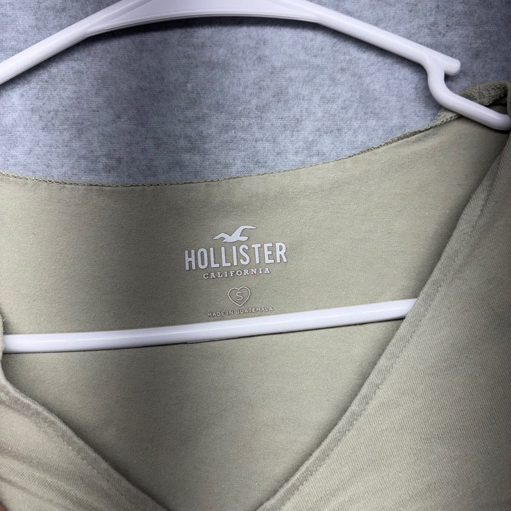Hollister Womens Sage Green Tie Front Cinched V-Neck Short Sleeve Crop Top Small - Picture 2 of 5